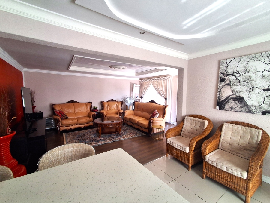 3 Bedroom Property for Sale in Tlhabane West North West